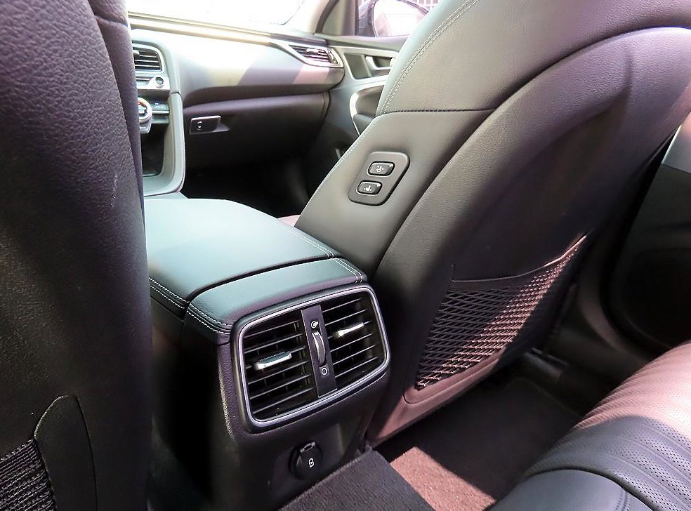 제네시스 G70 2.0T AWD 사진 16