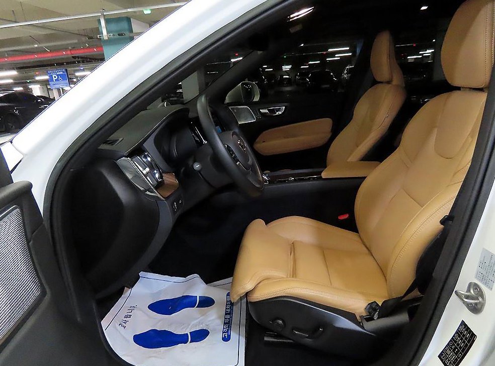 볼보 XC60 B6 AWD 인스크립션 사진 6