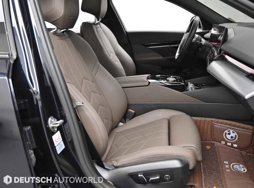 BMW 5시리즈 520i 사진 10