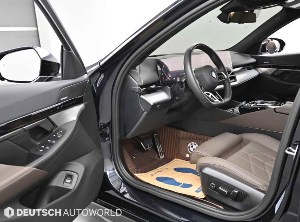 BMW 5시리즈 520i 사진 11