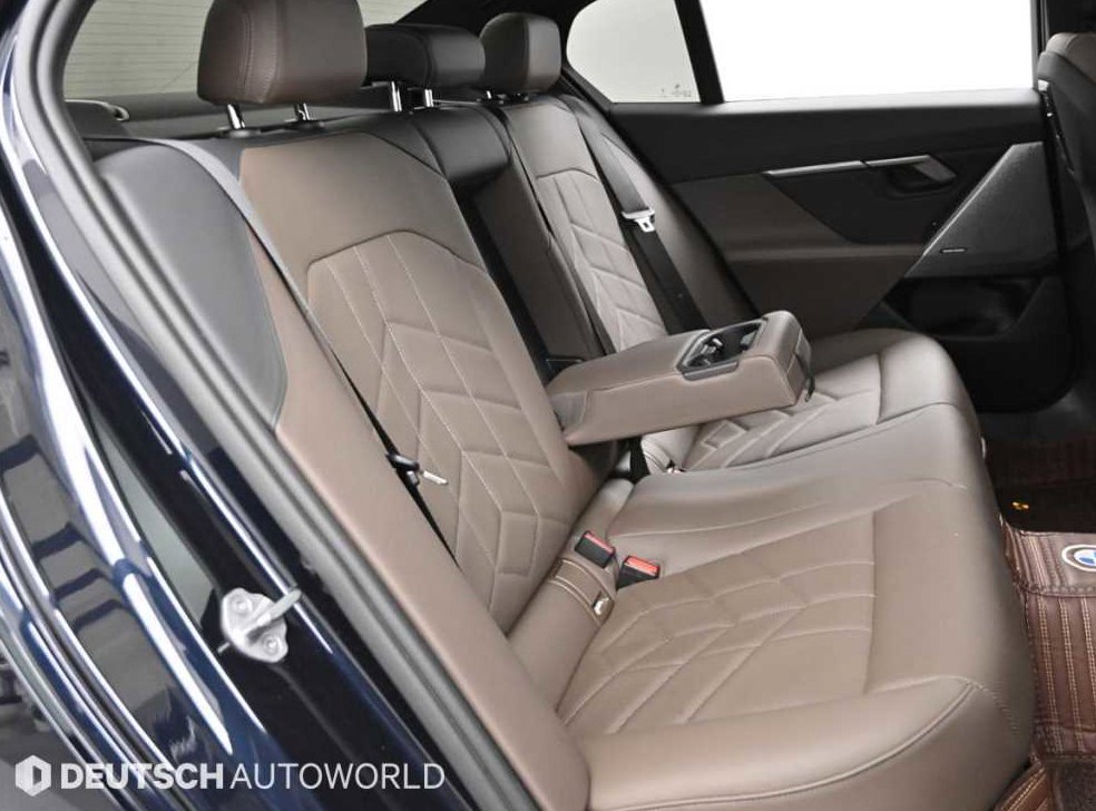 BMW 5시리즈 520i 사진 12