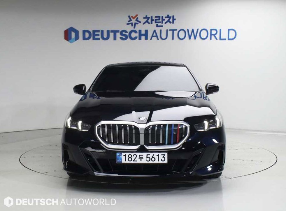 BMW 5시리즈 520i 사진 3