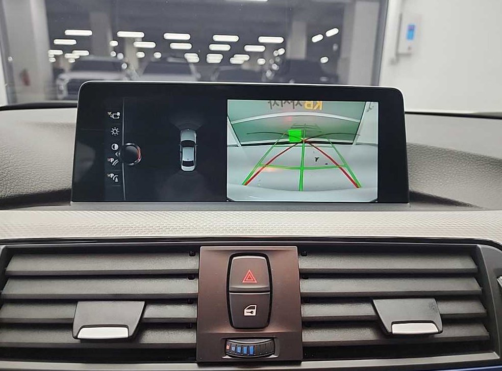 BMW 3시리즈 320i M 스포츠 사진 17