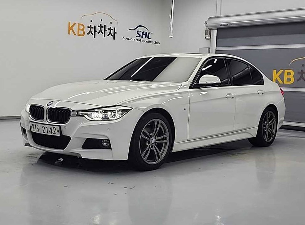 BMW 3시리즈 320i M 스포츠 사진 2