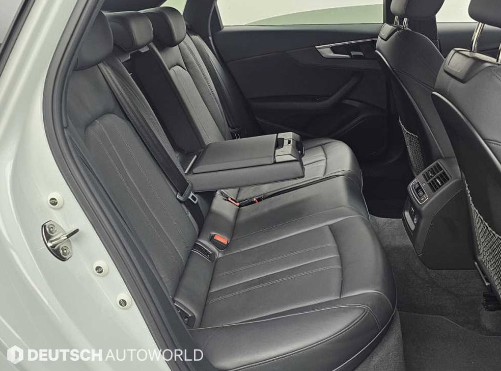 아우디 A4 40 TFSI 사진 12