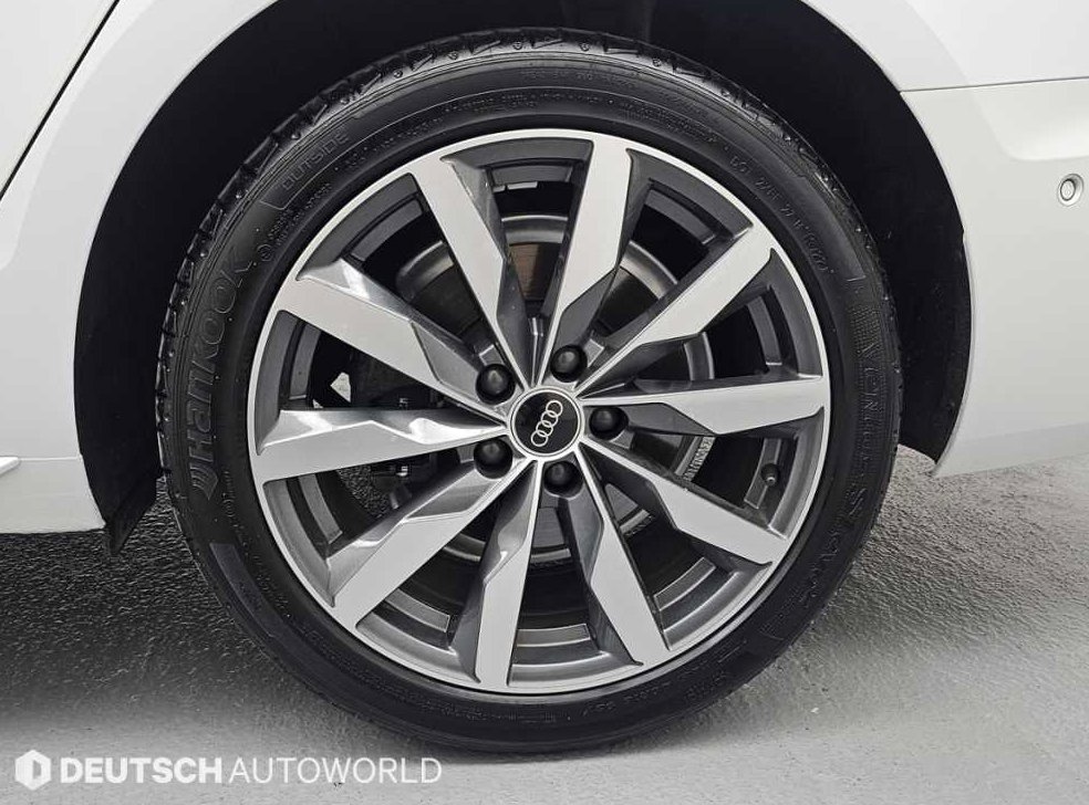 아우디 A4 40 TFSI 사진 5