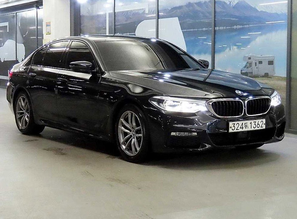 BMW 5시리즈 520d M 스포츠 플러스