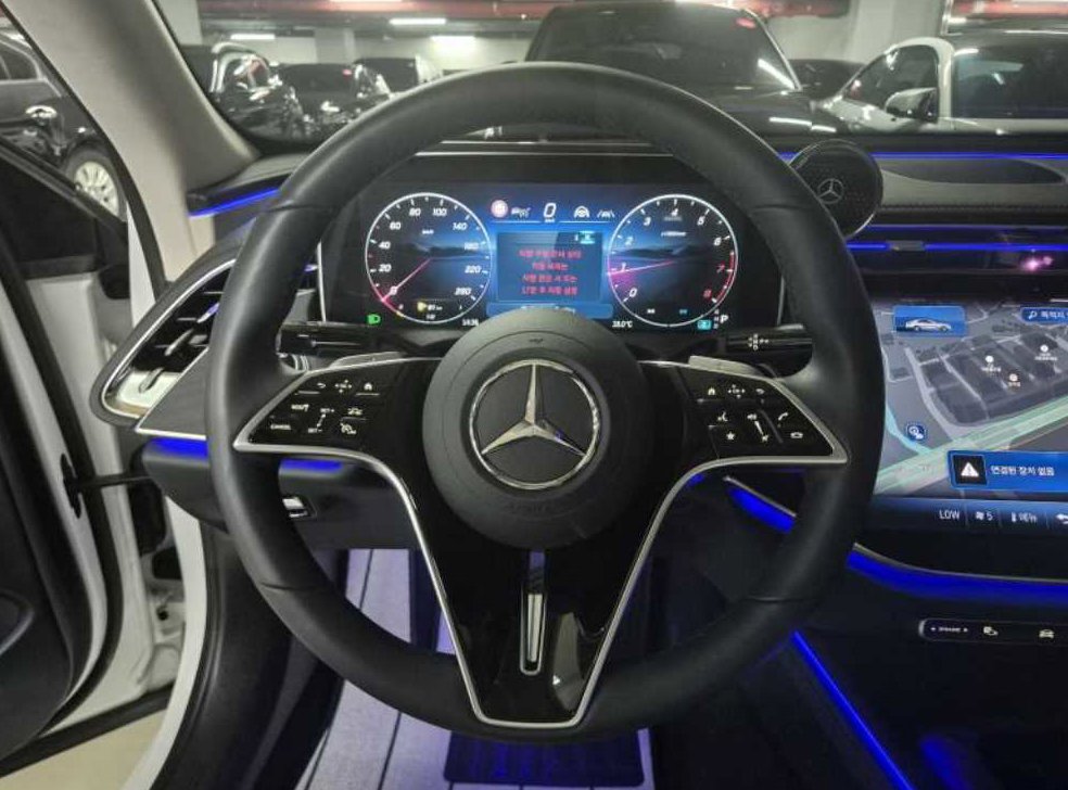 벤츠 E 클래스 E200 사진 10