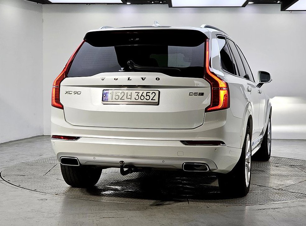 볼보 XC90 2.0 D5 AWD 사진 3