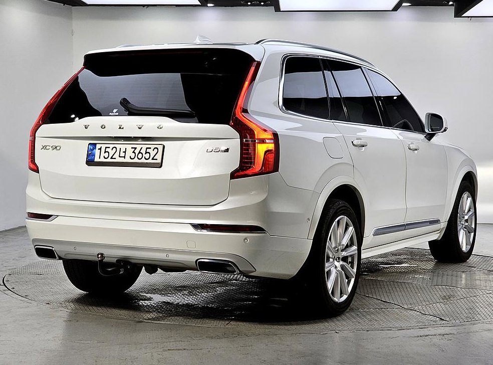 볼보 XC90 2.0 D5 AWD 사진 4