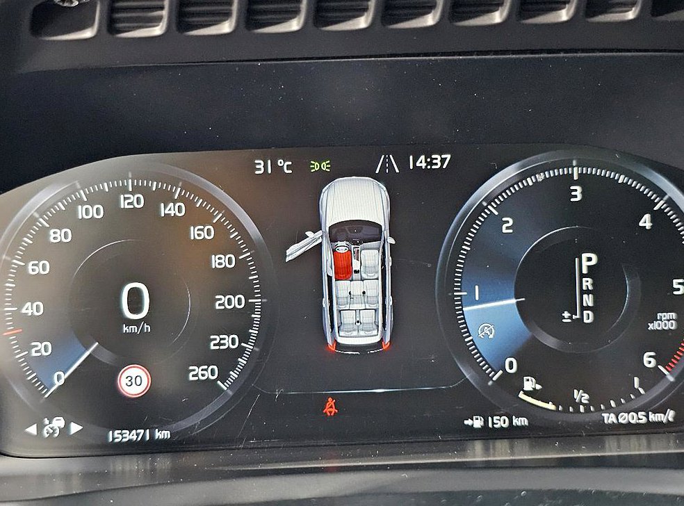 볼보 XC90 2.0 D5 AWD 사진 6