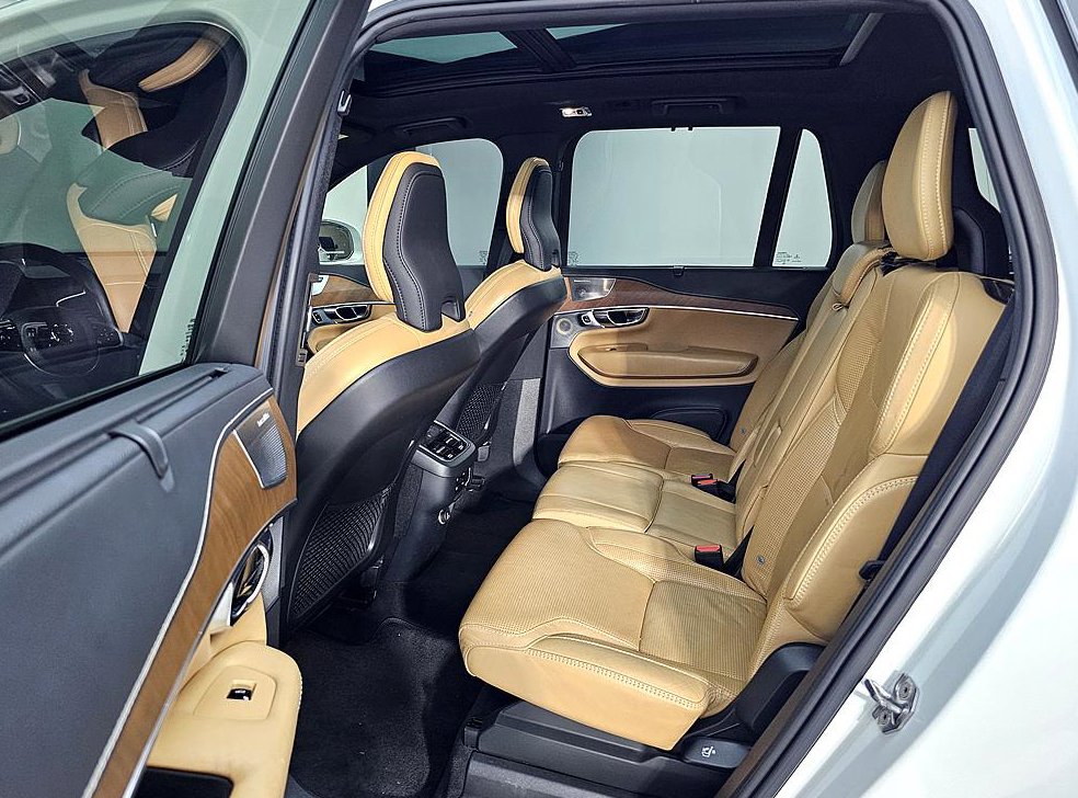 볼보 XC90 2.0 D5 AWD 사진 8
