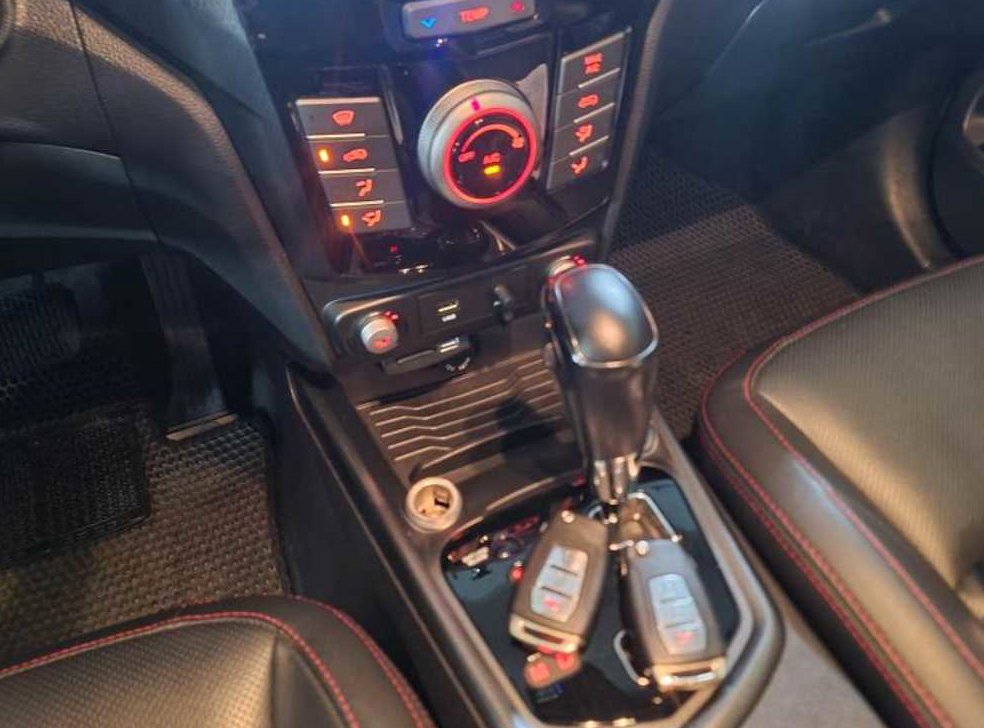 KG모빌리티(쌍용)  티볼리 2WD 디젤 1.6 IX 사진 5