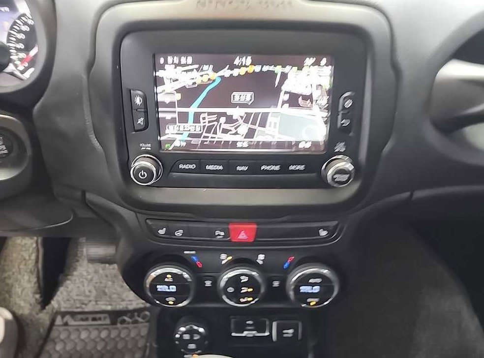 지프 레니게이드 2.0 디젤 론지튜드 AWD 사진 10