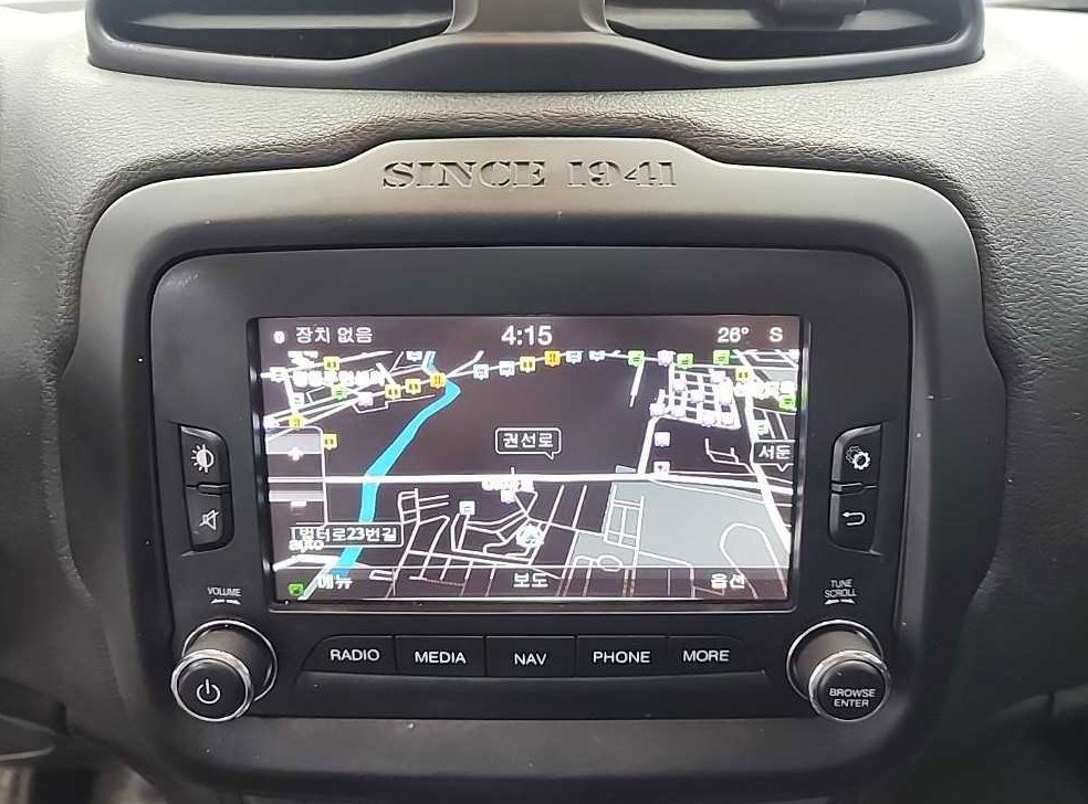 지프 레니게이드 2.0 디젤 론지튜드 AWD 사진 14