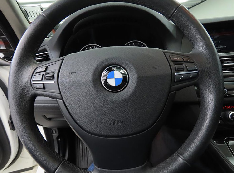BMW 5시리즈 520d 사진 8