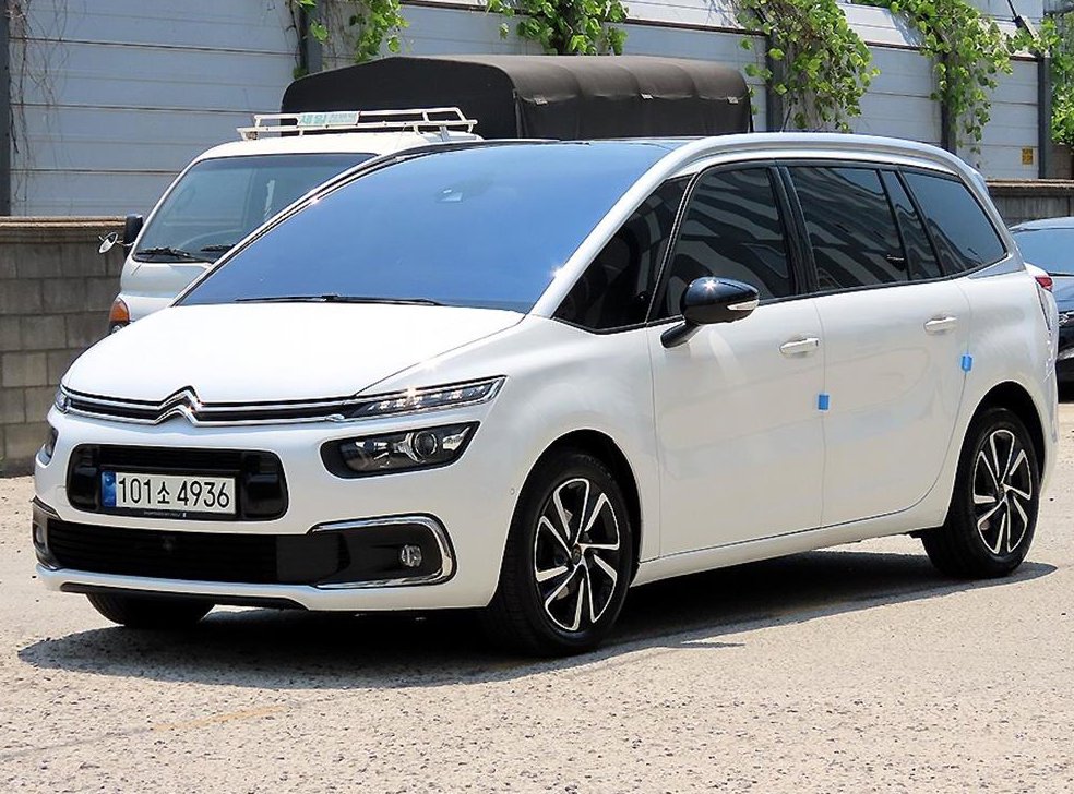 시트로엥 C4 1.5 BlueHDI 샤인팩 사진 2