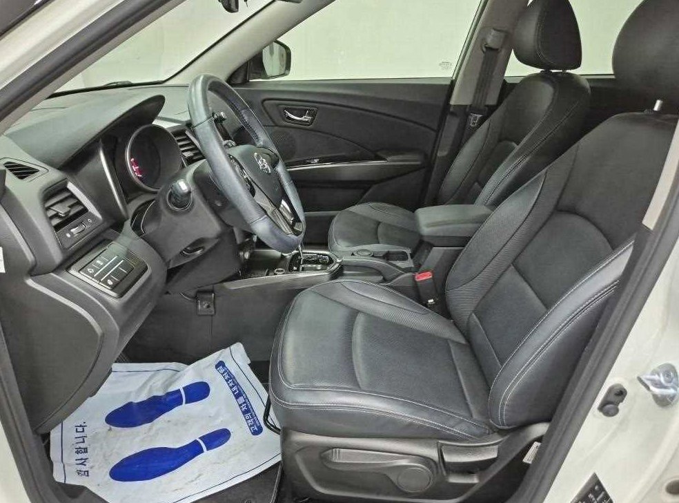 KG모빌리티(쌍용)  티볼리 가솔린 2WD 1.6 VX 사진 11