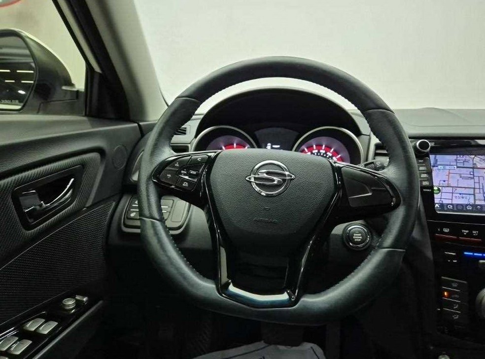 KG모빌리티(쌍용)  티볼리 가솔린 2WD 1.6 VX 사진 9