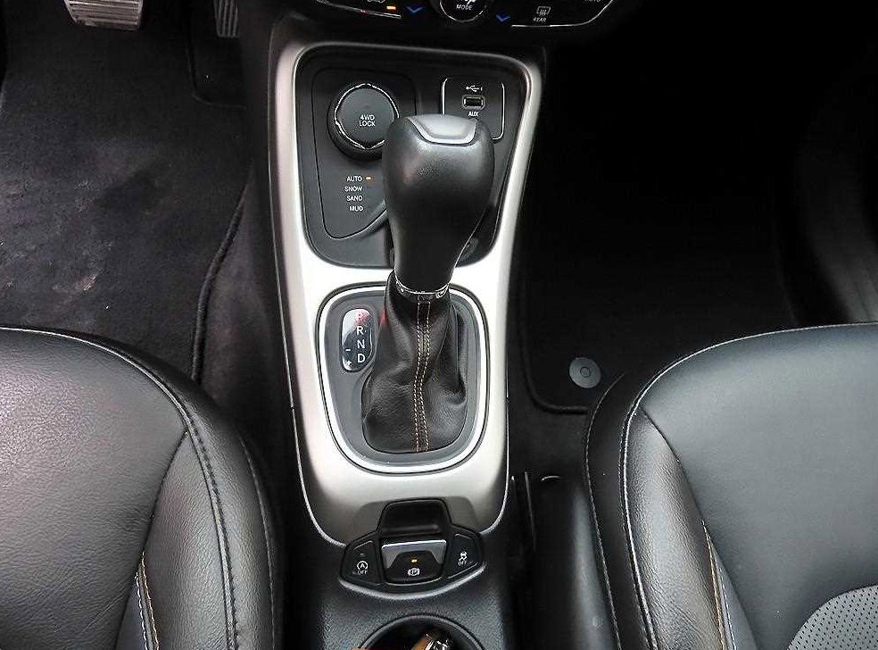 지프 컴패스 2.4 AWD 론지튜드 사진 10