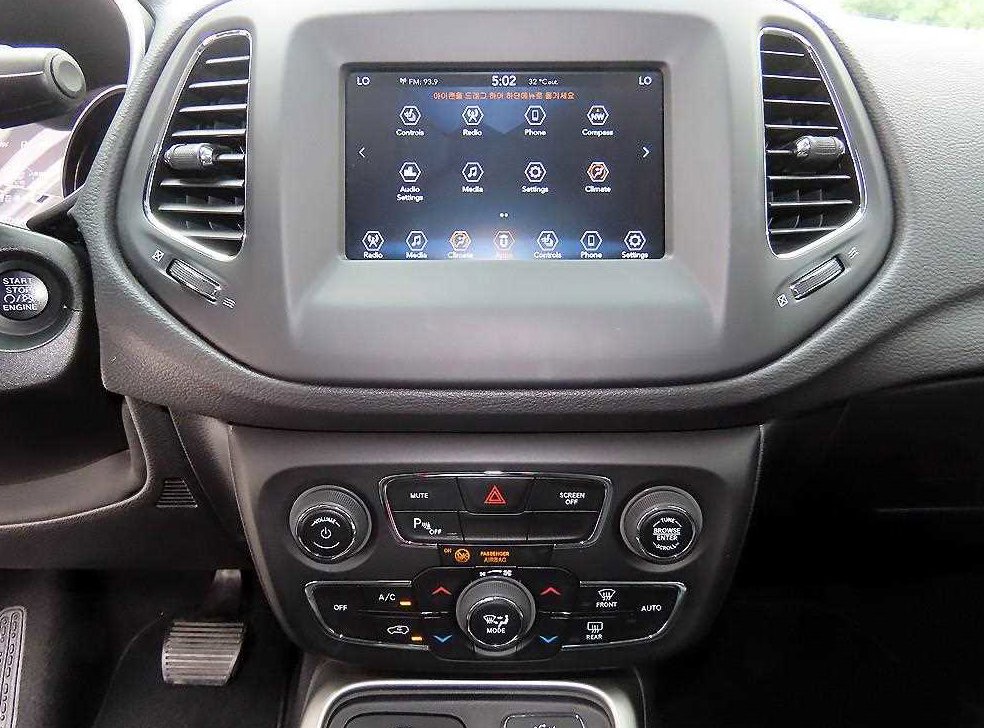 지프 컴패스 2.4 AWD 론지튜드 사진 12
