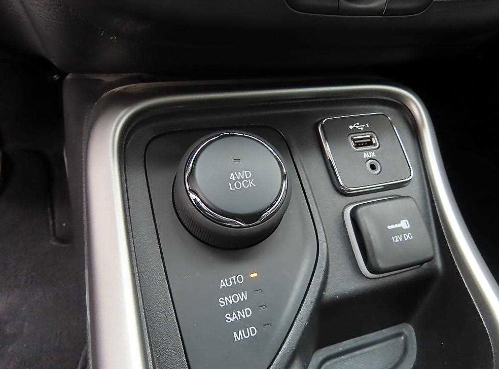 지프 컴패스 2.4 AWD 론지튜드 사진 13