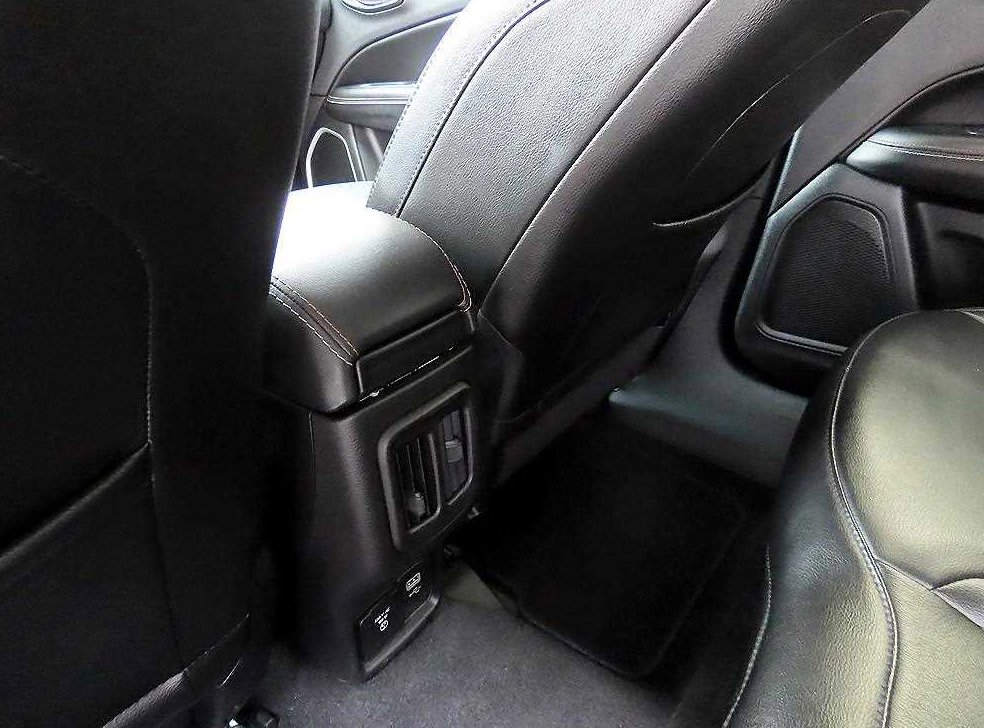 지프 컴패스 2.4 AWD 론지튜드 사진 15