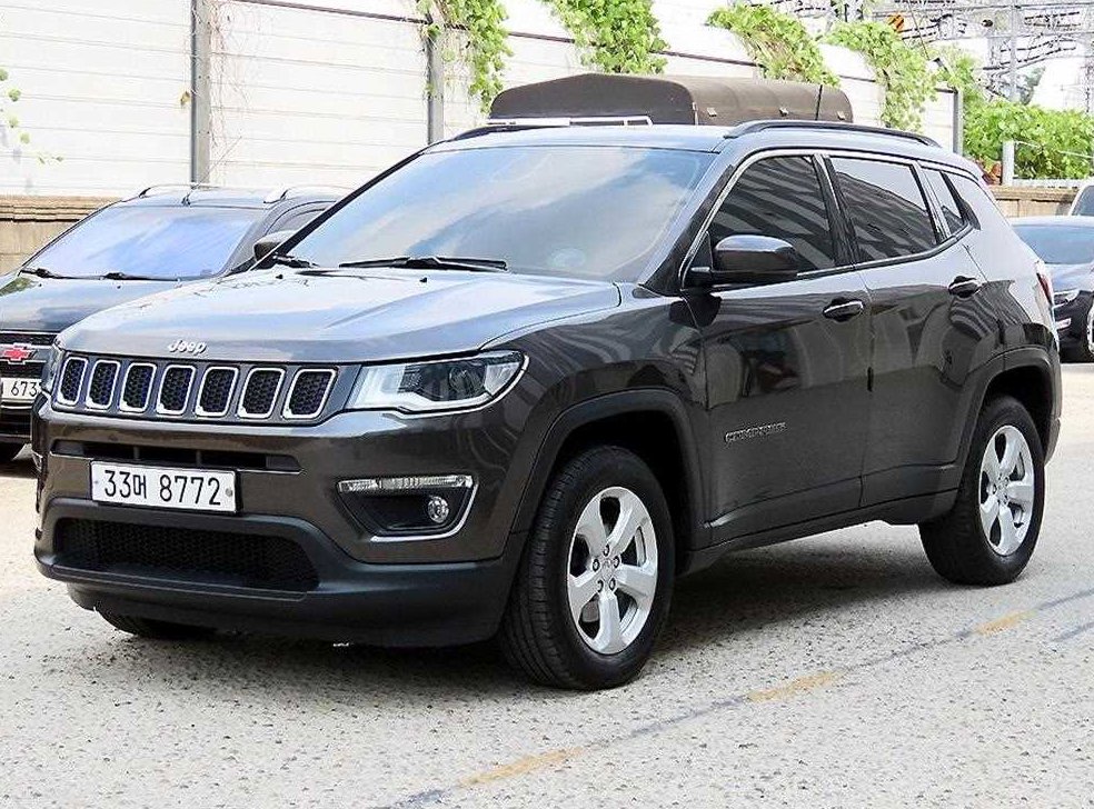 지프 컴패스 2.4 AWD 론지튜드 사진 2