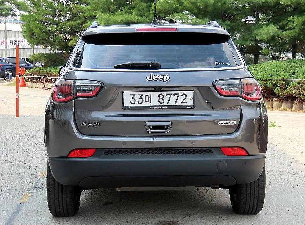 지프 컴패스 2.4 AWD 론지튜드 사진 4