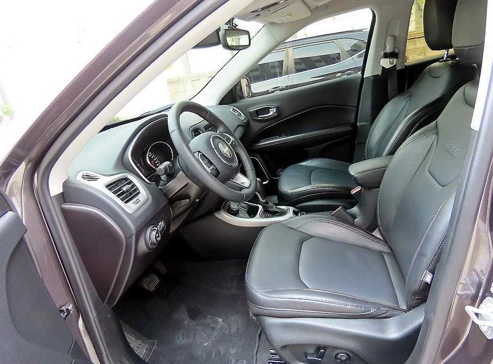 지프 컴패스 2.4 AWD 론지튜드 사진 5