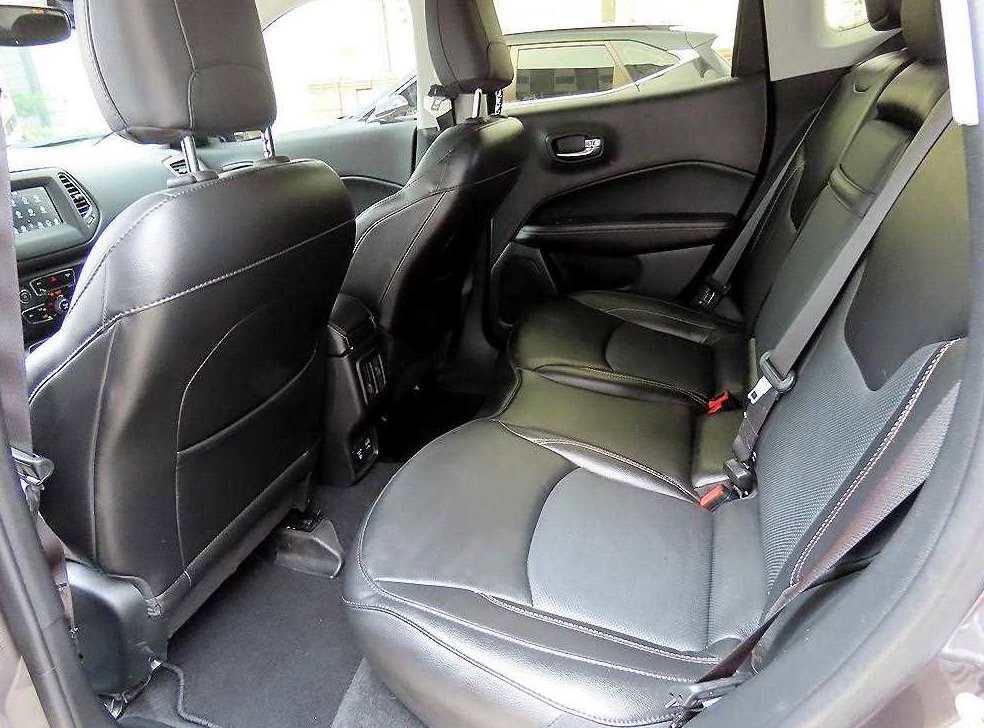지프 컴패스 2.4 AWD 론지튜드 사진 6