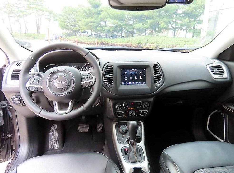 지프 컴패스 2.4 AWD 론지튜드 사진 7