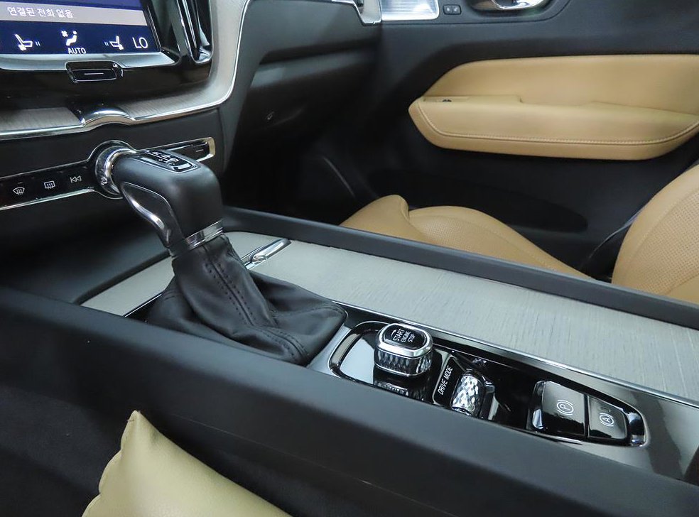 볼보 XC60 T6 AWD 인스크립션 사진 11