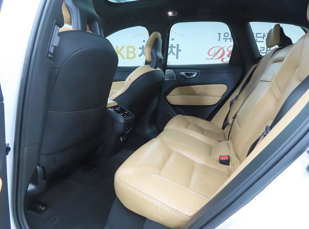 볼보 XC60 T6 AWD 인스크립션 사진 6