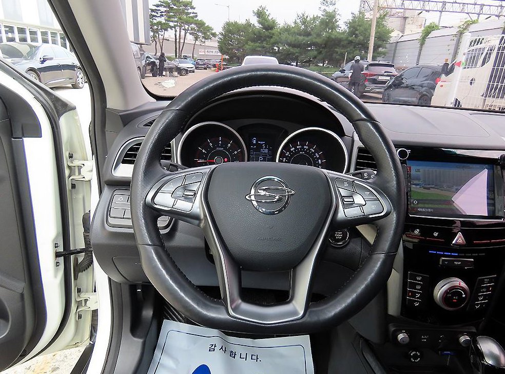 KG모빌리티(쌍용)  티볼리 2WD 가솔린 VX 사진 8