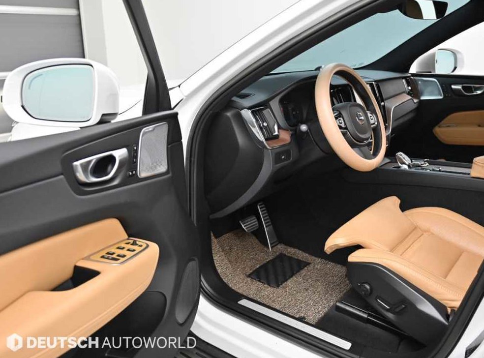 볼보 XC60 B6 AWD 얼티메이트 브라이트 사진 11