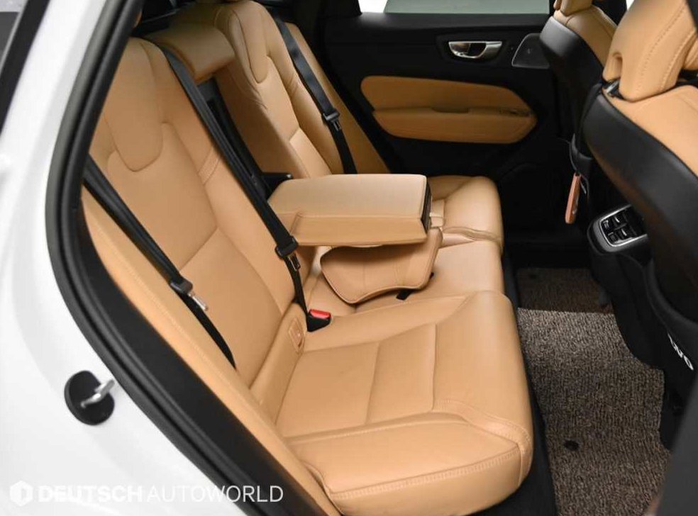 볼보 XC60 B6 AWD 얼티메이트 브라이트 사진 12