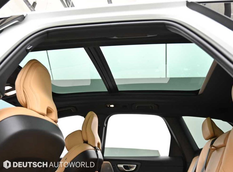 볼보 XC60 B6 AWD 얼티메이트 브라이트 사진 18