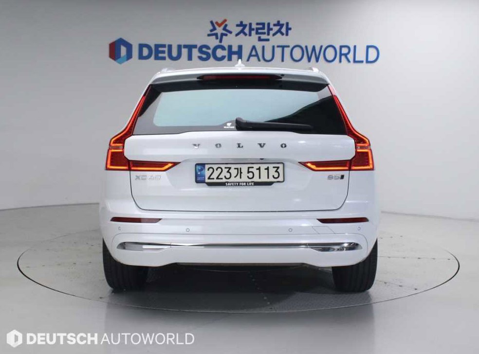 볼보 XC60 B6 AWD 얼티메이트 브라이트 사진 4