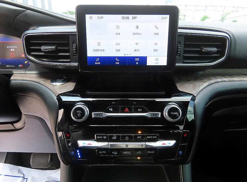 포드 익스플로러 3.0 AWD 플래티넘 사진 12