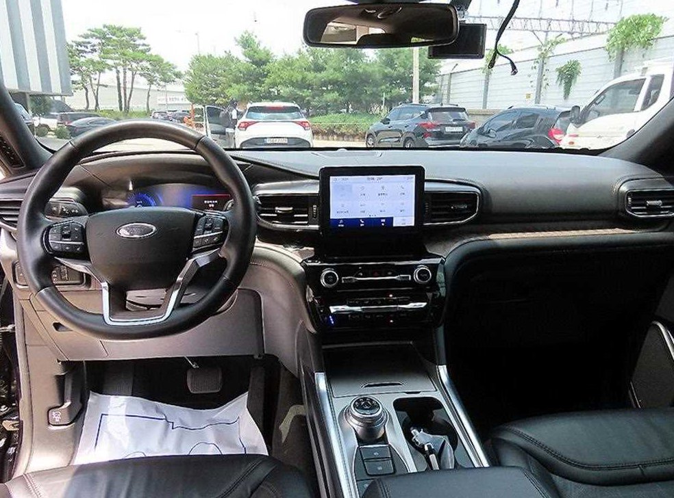 포드 익스플로러 3.0 AWD 플래티넘 사진 7