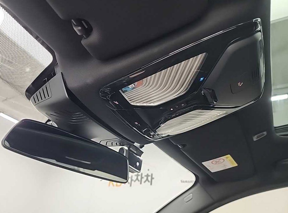 BMW 5시리즈 530e M 스포츠 사진 17