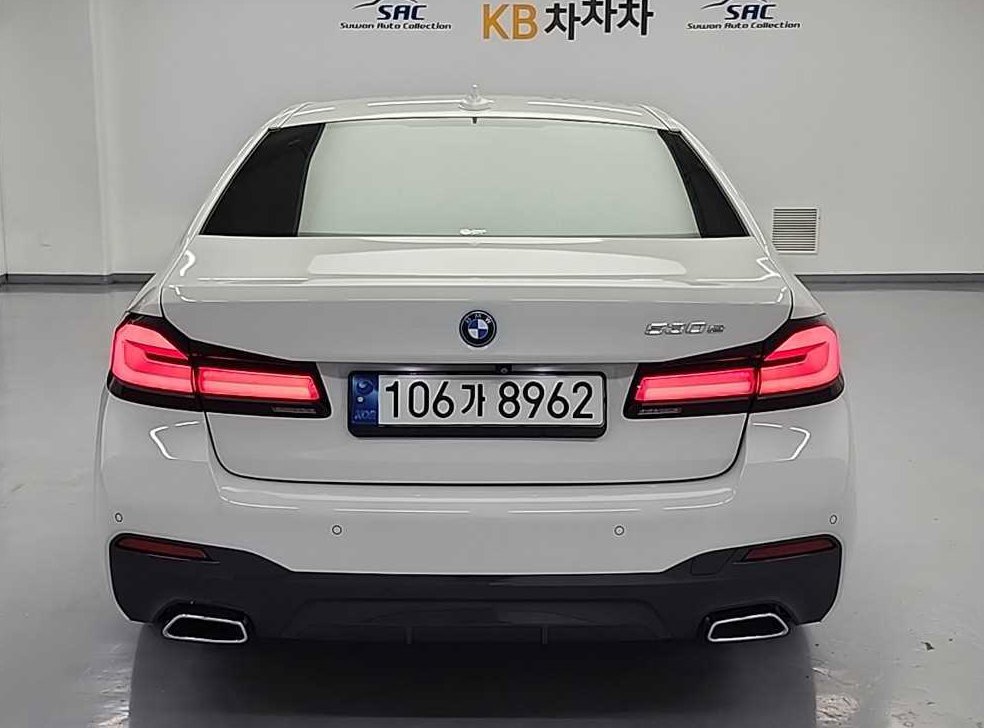 BMW 5시리즈 530e M 스포츠 사진 3