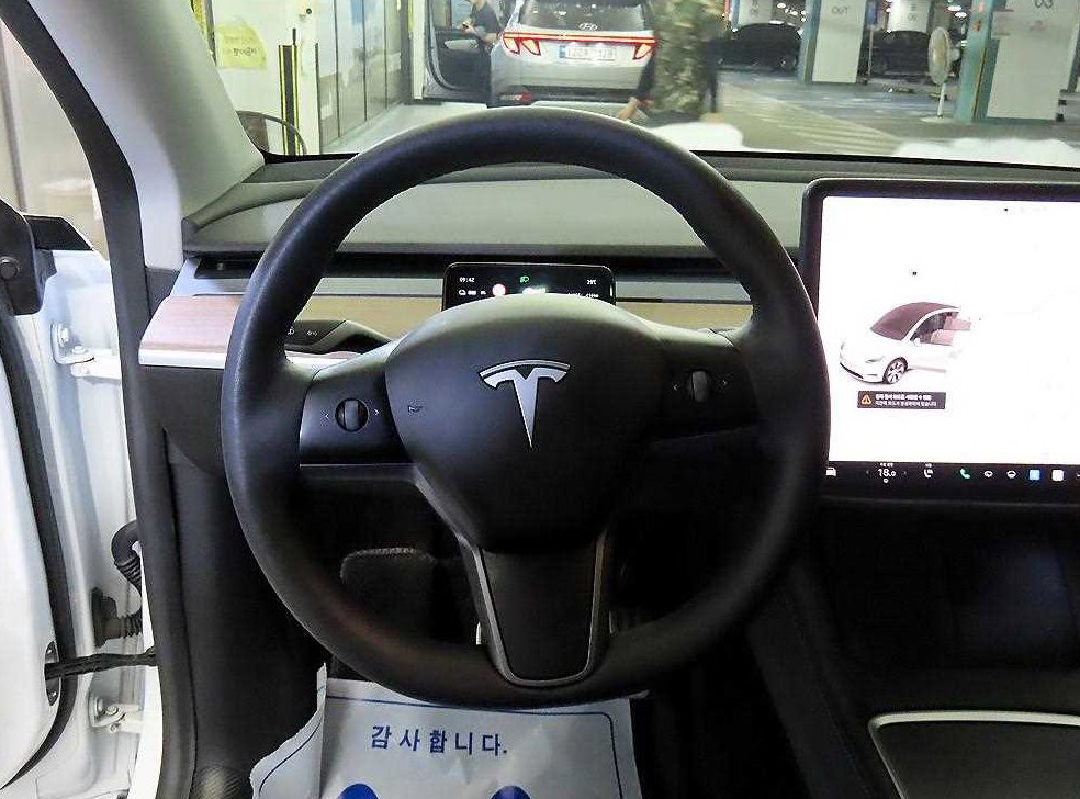 테슬라 모델 Y 스탠다드 레인지 사진 8