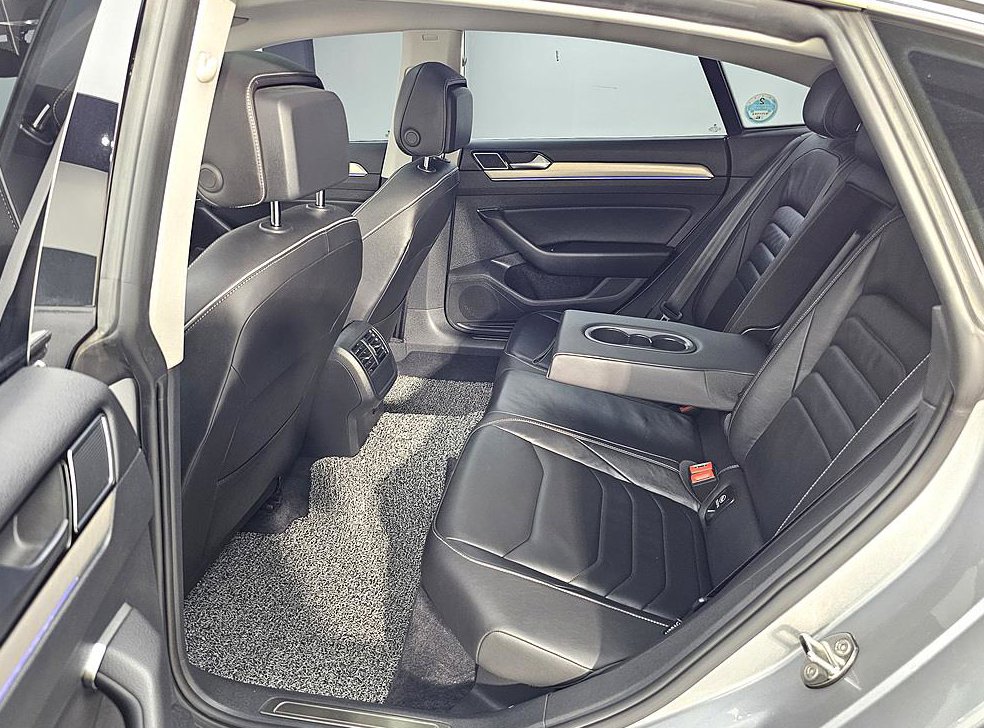 폭스바겐 아테온 2.0 TDI 엘레강스 프리미엄 사진 9