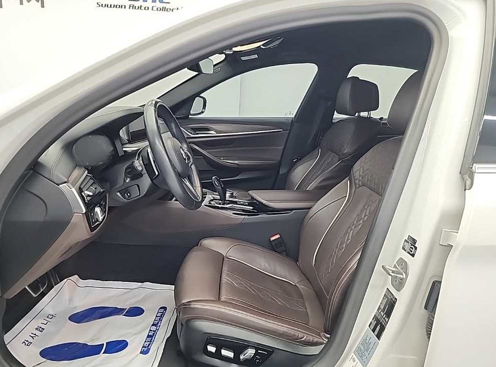 BMW 5시리즈 530i M 스포츠 플러스 사진 11