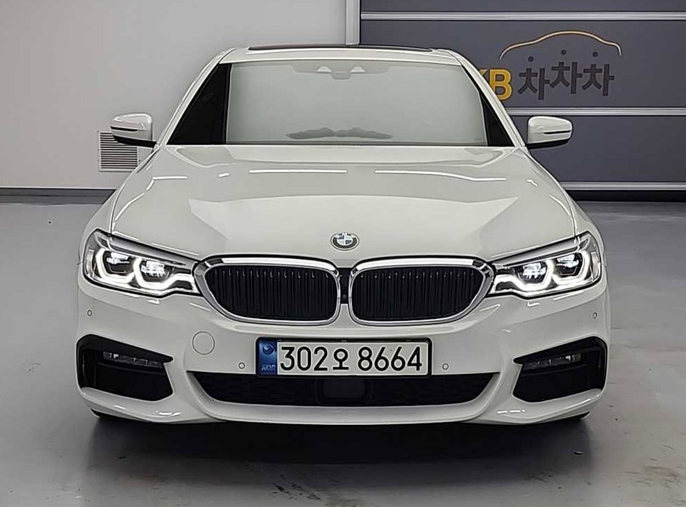 BMW 5시리즈 530i M 스포츠 플러스 사진 2