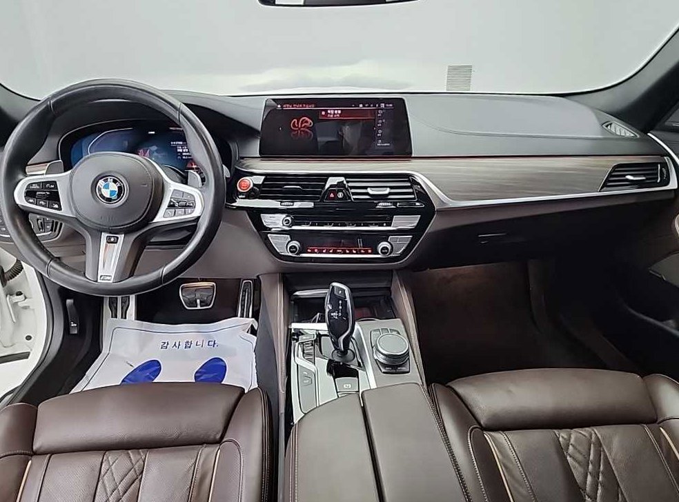 BMW 5시리즈 530i M 스포츠 플러스 사진 7