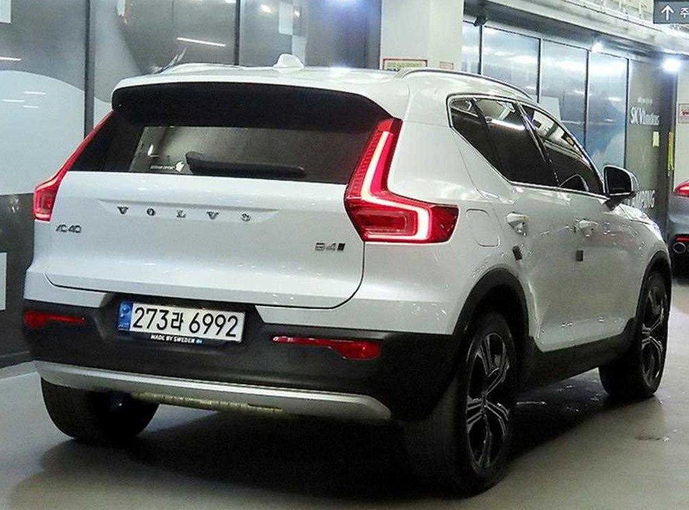 볼보 XC40 B4 AWD 인스크립션 사진 4
