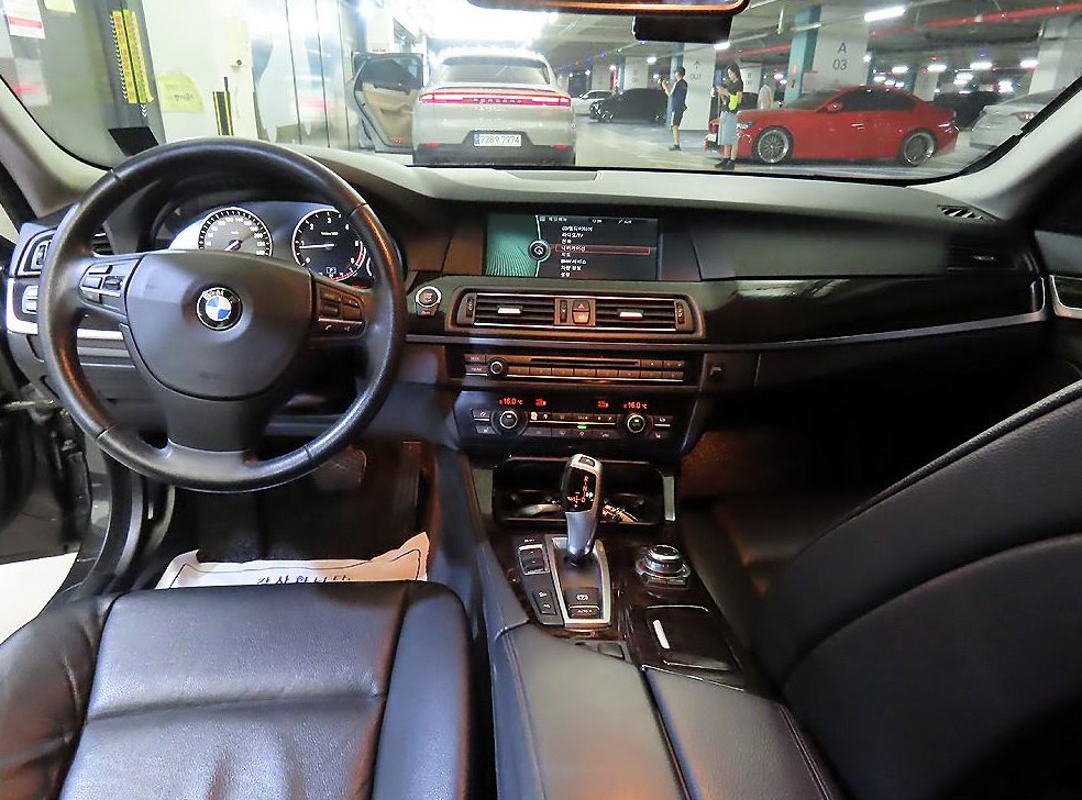 BMW 5시리즈 525d xDrive 사진 10